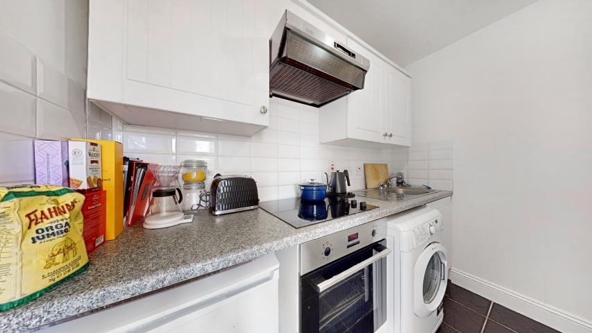 Modern Apartment Broadhurst Gardens, West Hampstead